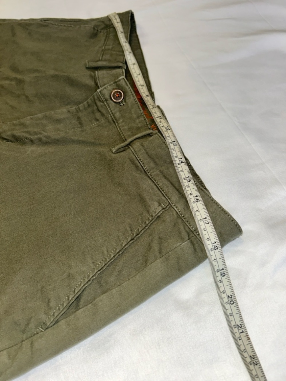 Men's Olive Flat-Front Casual Shorts - Picture 4 of 6